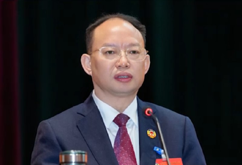 » 6、 免职降级后再晋升的段忠贤，主动交代问题湖南省衡东县政协党组书记、主席段忠贤涉嫌严重违纪违法，主动向组织交代问题，目前正接受审查调查