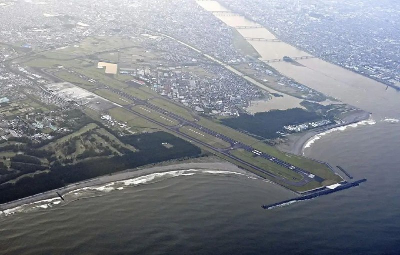 » 9. 日本宣布解除7天“巨大地震预警”日本共同社、日本广播协会（NHK）消息，当地时间8月15日下午，日本政府宣布结束为期一周的日本南海海槽“巨大地震预警”