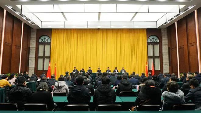 » 12、郑强不再担任太原理工大学党委书记：年龄问题12月22日下午，学校召开干部教师会议，宣布省委关于太原理工大学党委书记任免的决定