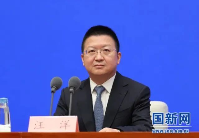 » 5、国务院副秘书长半年“六进五出”最新一位：汪洋今天据人社部官网消息，国务院任免国家工作人员，其中，任命汪洋为国务院副秘书长