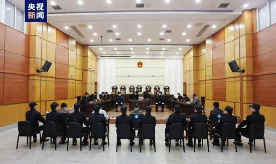 » 7. 江西南昌豫章书院非法拘禁案重审宣判 5名被告均表示服判不上诉法院经审理认为，被告人吴军豹、任伟强、张顺、屈文宽、陈宾在办学过程中，非法剥夺他人的人身自由，其行为构成非法拘禁罪，公诉机关指控罪名成立