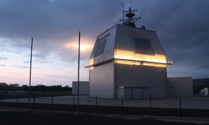 » 13、美国部署在波兰的“宙斯盾”反导系统将于15日开始运作12月11日，波兰总理莫拉维茨基在众议院发表施政计划演说时表示，已得到美国通知，12月15日，美国部署在波兰北部城市伦济科沃的陆基“宙斯盾”反导系统将开始运作