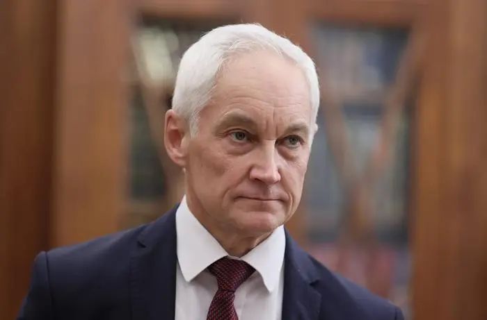 » 7. 普京用新人换掉绍伊古的国防部长5月12日，俄罗斯总统普京提议任命前第一副总理安德烈·别洛乌索夫为新一届国防部长