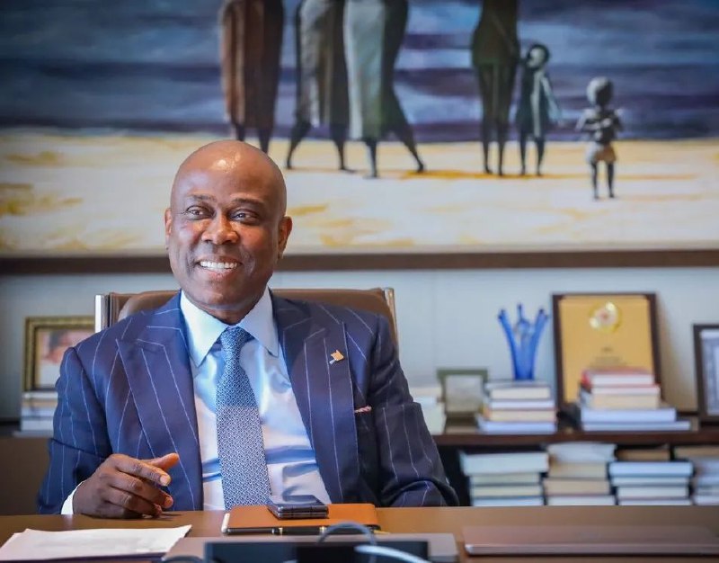 » 6、加州直升机坠毁 尼日利亚核心金融领导人死亡当地时间9日，美国一架载有6人的直升机在加利福尼亚州坠毁