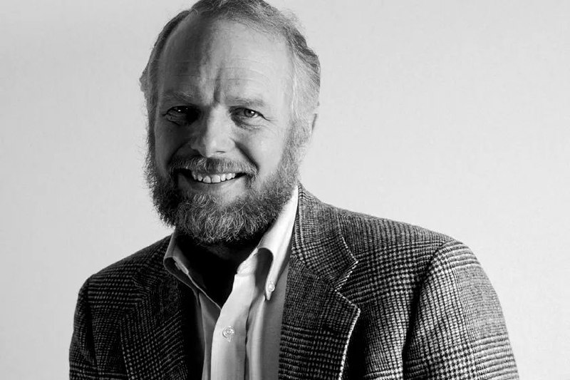 » 17. 发明PDF的Adobe联合创始人约翰·沃诺克去世，82岁8月19日，美国Adobe公司联合创始人兼首席执行官、计算机科学家约翰·沃诺克（John Warnock）因胰腺癌逝世，享年82岁