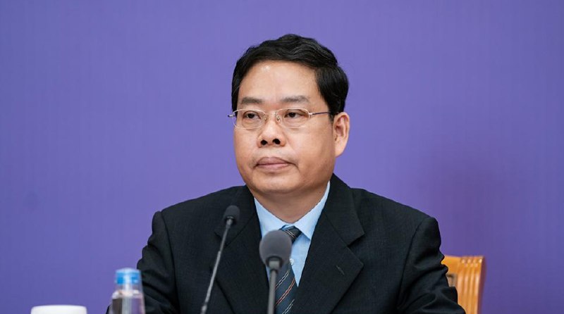 » 13、“环保放松”观点有所抬头 环保部：保持高度警惕赵群英：在经济复苏的当下，我们对“环保放松”观点保持高度的警惕，针对这个问题，一方面，我们要清醒地认识到，我国生态文明建设仍处于压力叠加、负重前行的关键期，生态环境保护任务依然艰巨