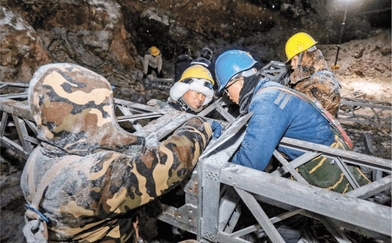 » 8. 山西运城、长治出现冰冻灾害15日晚，应急管理部会同国家粮食和物资储备局向山西紧急调拨的1万件棉大衣、1万床棉被等中央救灾物资及5000套家庭应急照明设备，17日上午已经全部抵达山西垣曲、闻喜、长治等受灾地区，目前正陆续发放给当地受灾群众