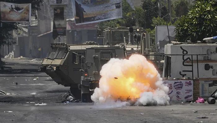 » 15、以色列对约旦河西岸发动20年来最大规模袭击7月5日，以色列国防军宣布从约旦河西岸北部杰宁地区全部撤离，结束为期两天的军事行动