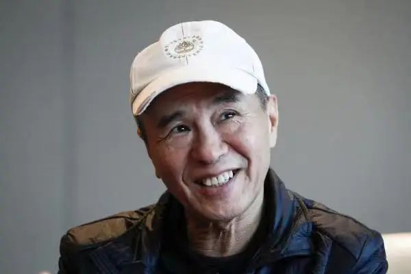 » 15. 侯孝贤被曝患失智症退休，正式告别影坛据“Indiewire”报道，中国台湾新电影代表人物之一、76岁国际级大导演侯孝贤因罹患失智症，将正式告别影坛