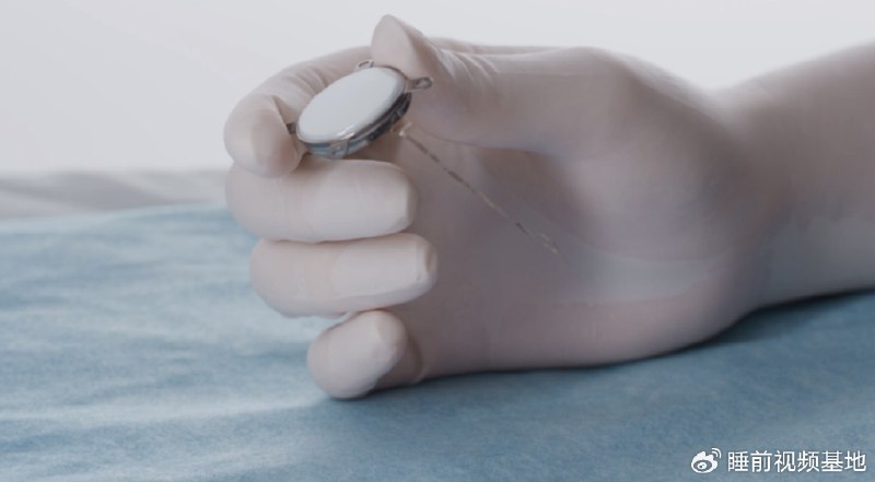 » 1、中国侵入式脑机接口进入临床试验阶段新华社上海6月14日电（记者董雪、张泉）近日，中国科学院脑科学与智能技术卓越创新中心联合复旦大学附属华山医院与相关企业，开展了侵入式脑机接口的前瞻性临床试验