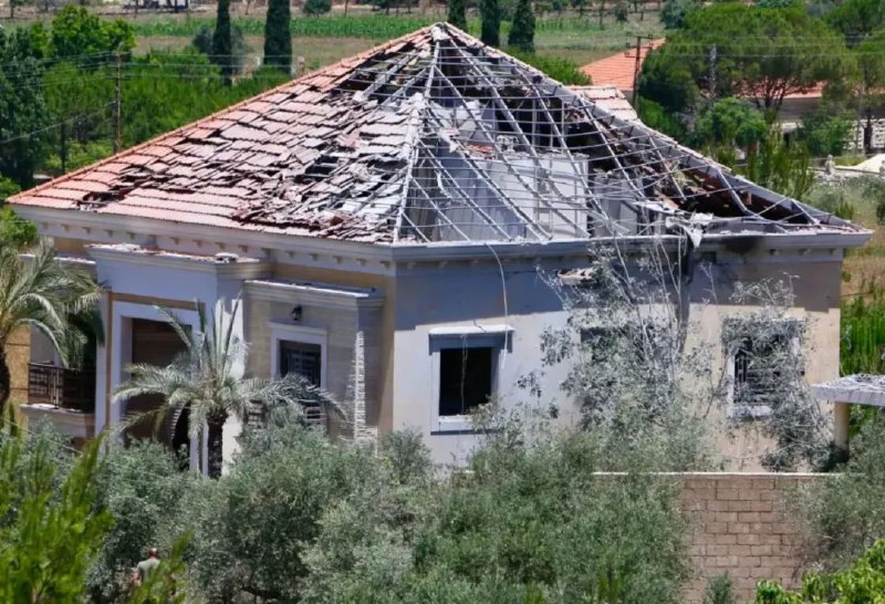 » 6、以色列和黎巴嫩相互轰炸自本轮巴以冲突去年10月爆发以来，黎巴嫩真主党策应哈马斯，频频打击以色列北部边境军事目标，以色列则还以空袭和炮击