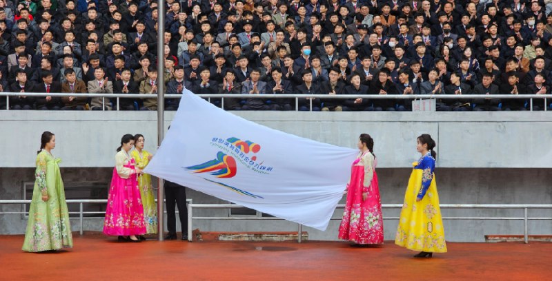 » 2. 新冠疫情后 朝鲜第一次办国际马拉松当地时间4月6日，第31届平壤国际马拉松赛在朝鲜举行