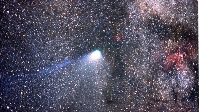 » 19. 哈雷彗星已过远日点 开始接近地球人类发现并记录的首颗周期彗星——哈雷彗星本月初在抵达远日点（即离太阳最远的点）后开始“调头”，踏上返回太阳系的归途