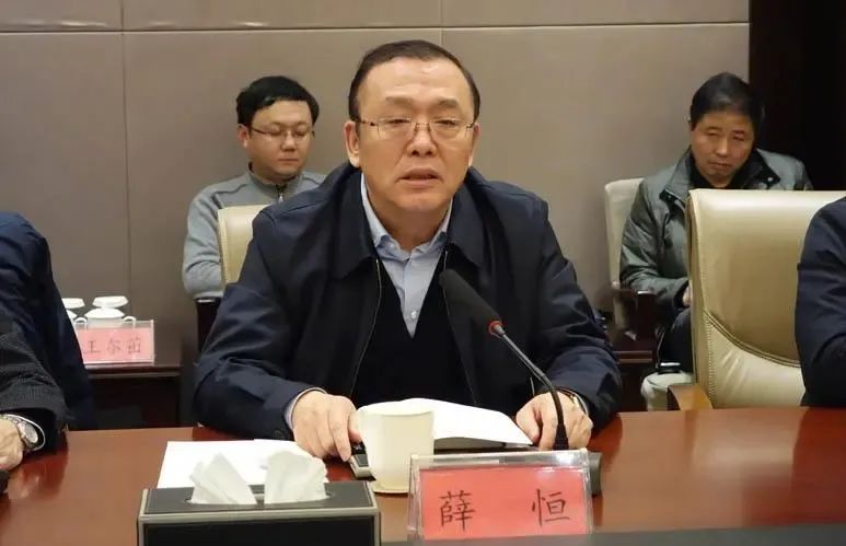 » 8. 辽宁原副省长、公安厅原厅长王大伟受贿5.55亿2008年至2022年，王大伟利用担任黑龙江省哈尔滨市委常委、政法委书记，黑龙江省公安厅党委副书记、副厅长，辽宁省公安厅党委书记、厅长，辽宁省人民政府党组成员、省长助理、副省长等职务上的便利以及职权或者地位形成的便利条件，为辽宁忠旺集团有限公司、辽宁红运投资（集团）有限公司、孟冰等单位和个人在企业经营、案件处理以及职务提拔、调整等事项上提供帮助，直接或者通过他人非法收受上述单位和个人给予的钱款、腕表、汽车、翡翠挂件等财物，以及代为支付购房款、购物款，共计折合人民币5.55亿余元