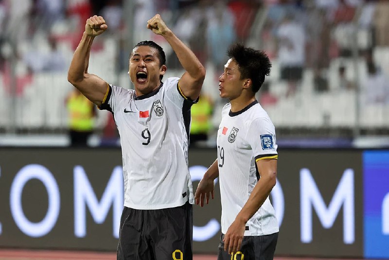 » 10、 国足补时进球击败巴林北京时间11月14日晚22时整，世预赛亚洲区第三阶段C组第5轮展开角逐，最终中国男足客场1-0战胜巴林，张玉宁90分钟绝杀，国足取得18强赛两连胜+首次零封