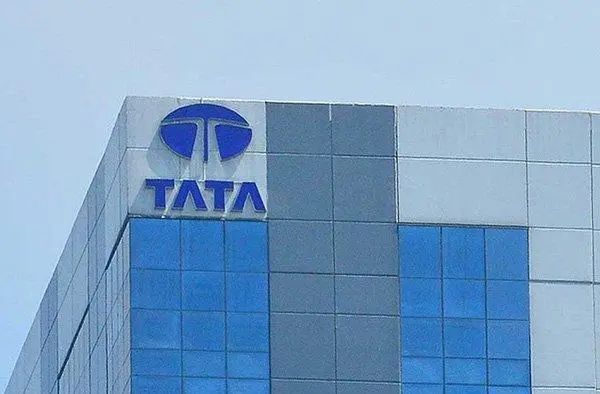 » 7. 印度首次在海外设立军工厂，为摩洛哥生产装甲车据印度《经济时报》9月28日报道，印度塔塔集团旗下一家防务公司将在摩洛哥开设工厂，建立一条装备生产线，这将是印度在海外设立的第一家军工厂