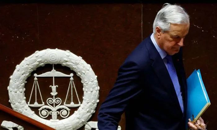 » 8、 法国总理巴尼耶辞职当地时间12月5日上午，法国总理巴尼耶前往总统府向马克龙递交辞呈