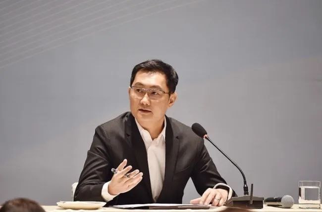 » 16、马化腾：腾讯游戏好像躺在成功的功劳簿上1月29日，腾讯公司董事会主席、首席执行官马化腾在公司年会提到，“游戏是腾讯王牌业务，好像是躺在成功的功劳簿上