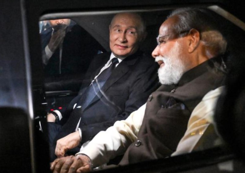 » 6、普京访问印度当地时间2025年12月4日，俄罗斯总统普京抵达帕拉姆空军基地，对印度进行为期两天的国事访问