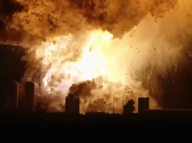 » 1、马斯克星舰试飞前地面测试 完全炸毁6月18日，美国得克萨斯州，马斯克的太空探索技术公司（SpaceX）“星舰”S36飞船在测试时发生巨大爆炸