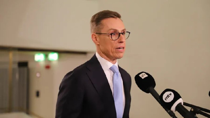 » 12、芬兰总统化名参加铁人三项，获得亚军中新网7月16日电 据芬兰媒体报道，日前，芬兰总统斯图布化名参加了在该国约罗伊宁举行的铁人三项比赛，并在男子健身组中获得第二名