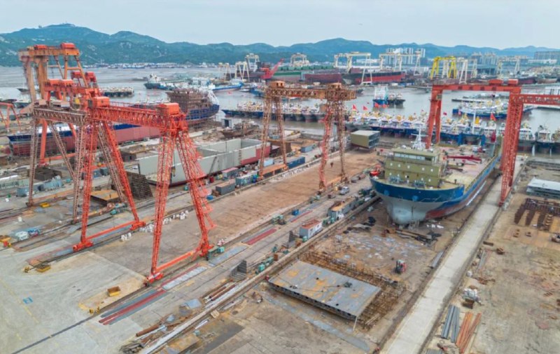 » 1、 浙江温岭37位渔民花一亿“众筹”造科考船近期，浙江温岭37位渔民“众筹”1.3亿元建造科考船的消息引发广泛关注