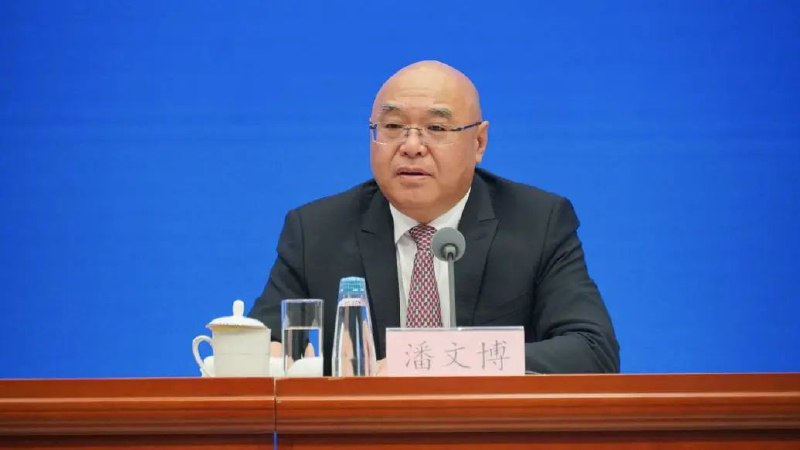 » 4. 今年夏粮产量稳中略减 more…农业农村部种植业管理司司长潘文博表示，今年夏粮产量稳中略减，但仍处于较高水平，仍是一个丰收季