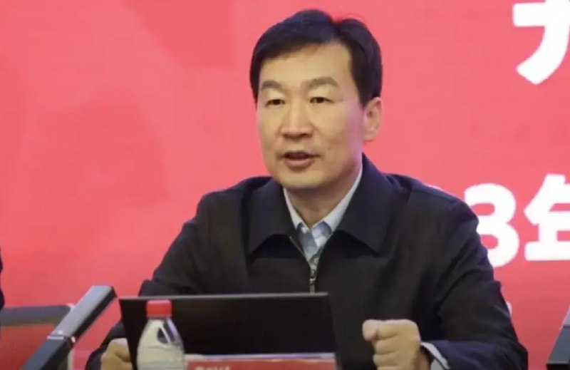 » 3、 全国人大确认海军原参谋长李汉军倒台 去年4月依然任职据中国人大网消息，全国人民代表大会常务委员会在8月发布了2025年第四号公报，刊登了第十四届全国人大常委会第16次会议上通过的“关于个别代表的代表资格的报告”