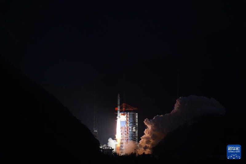 » 12. 西昌发射场40年时间完成200次发射新华社西昌2月3日电，长征二号丙运载火箭3日从西昌卫星发射中心西昌发射场点火升空，成功将吉利星座02组卫星送入预定轨道
