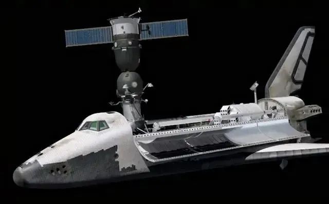 » 7. 中国航天同时验证货运飞船和航天飞机方案10月29日上午举行的神舟十九号载人飞船专题新闻发布会上，中国载人航天工程新闻发言人林西强表示，2023年发布了空间站低成本货物运输系统总体方案征集公告，最终，中国航空工业集团公司成都飞机设计研究所的“昊龙”货运航天飞机方案和中国科学院微小卫星创新研究院的轻舟货运飞船方案胜出，获得工程飞行验证阶段合同