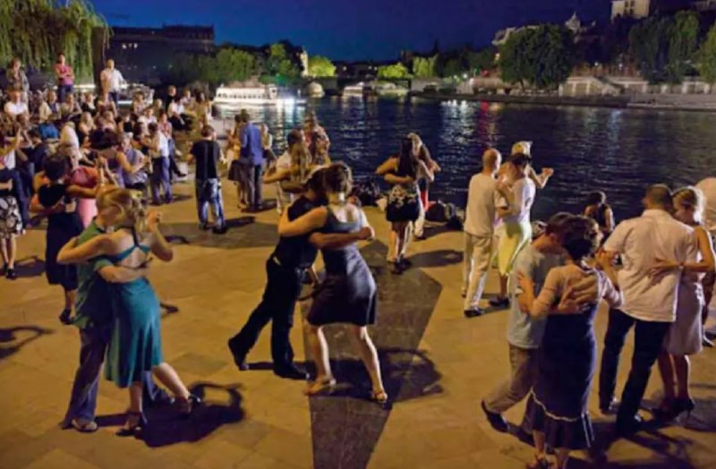 » 1、法国音乐节发生注射器恐怖袭击 145人被注射器刺伤当地时间6月23日，法国内政部宣布，在法国世界音乐节期间，共有145人报告遭到注射器刺伤，警方已拘留12名嫌疑人