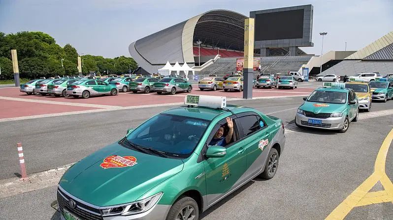 » 7、多地放宽出租车司机从业年龄限制：从60周岁延长至65周岁又一城市放宽出租车司机从业年龄