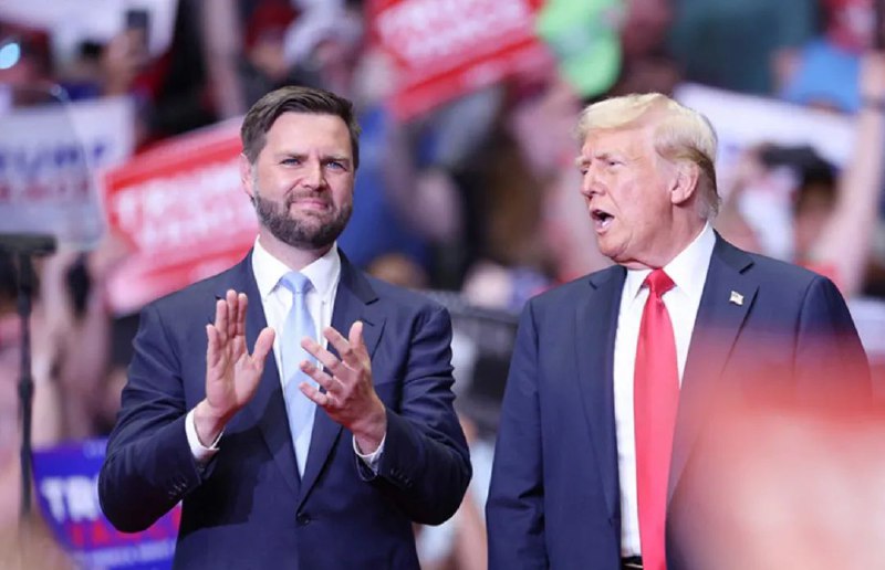 » 6、特朗普否认收到马斯克捐款当地时间7月20日，美国前总统、共和党总统候选人特朗普在密歇根州大急流城举行竞选集会，这是他遭遇“未遂刺杀”后首次现身竞选集会