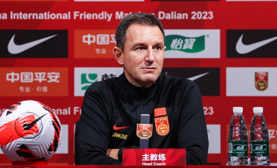 » 13. 国足4：0完胜缅甸 扬科维奇迎来上任以来首场胜利6月16日，国际友谊赛中，中国队在大连梭鱼湾体育场迎战缅甸队