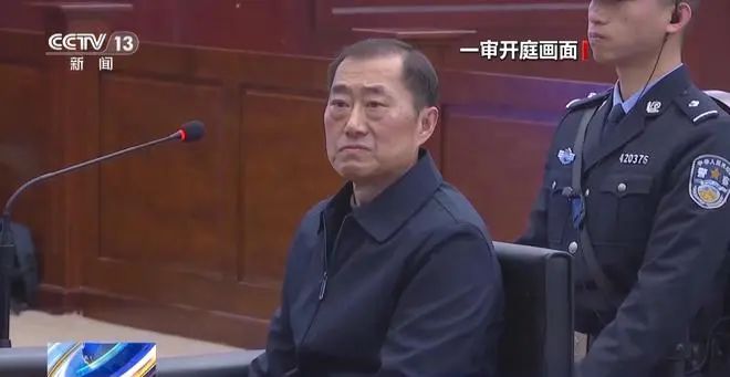 » 6. 足协主席陈戌源等人受贿总金额超1.4亿 判无期徒刑3月26日，中国足协原高层陈戌源、于洪臣、陈永亮、董铮等人的案件在湖北多地分别一审公开宣判，4人累计受贿总金额超1.4亿元