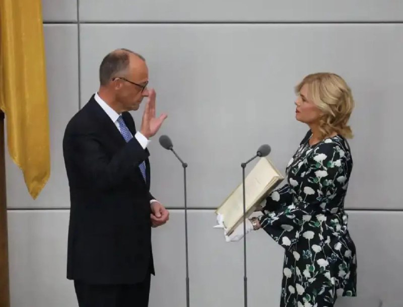 » 9、默茨在第二轮投票后 当选德国总理当地时间6日下午，德国联邦议院进行了总理选举第二轮投票