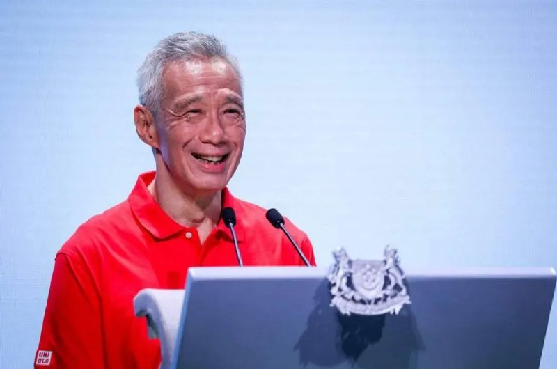 » 7、李显龙谢幕演讲：国家发展靠社会凝聚力、长期规划，以及政治稳定和信任5月1日，新加坡总理李显龙最后一次以总理身份发表五一劳动集会演讲