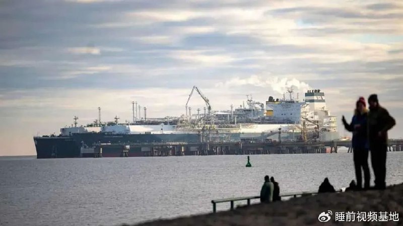 » 5、乌克兰已收到从美国发出的第一批液化天然气当地时间2024年12月31日，乌克兰最大私营电力企业DTEK证实，乌克兰已收到从美国发出的第一批液化天然气（LNG），约有1亿立方米