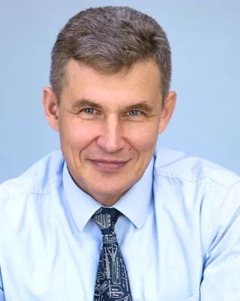 » 4. 俄罗斯高超导弹专家希普尤克因叛国罪被判15年9月3日，物理学家希普尤克因叛国罪被判处15年监禁