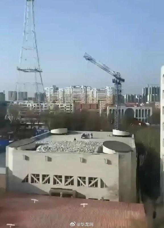 » 2. 齐齐哈尔体育馆坍塌事故致11人遇难7月23日14时56分齐齐哈尔市消防救援支队指挥中心接报，齐齐哈尔市第三十四中学体育馆发生屋顶坍塌，齐齐哈尔市消防救援支队迅速调集力量赶赴现场开展救援