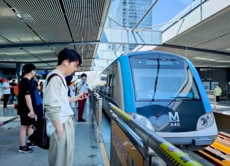 » 1、在武汉坐地铁公交可抵扣房贷利息搭乘地铁或公交、新能源车出行，节约用电……这些都能帮你积攒个人碳减排量，最终能直接抵扣银行贷款利息！武汉市民魏英成了第一个受益者，近日，她用平时攒的4.5万克碳减排量，成功抵扣了当月90元贷款利息