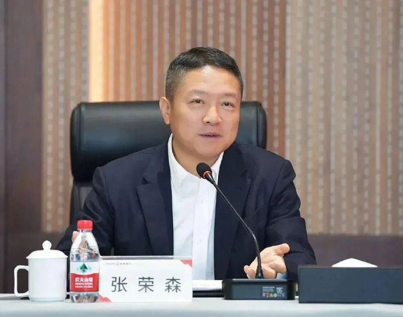 » 5. 浙商银行行长辞职8月18日，浙商银行发布公告称，张荣森因个人原因辞去该行执行董事、行长职务，由董事长陆建强代为履行行长职责