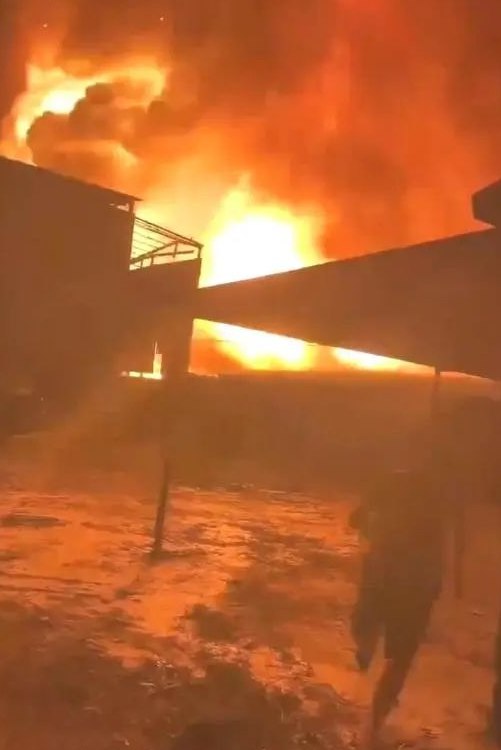 » 11. 天津一化工厂发生爆炸起火？当地回应8月18日，天津市滨海新区太平镇友爱村一家工厂发生大火，有网友发布消息称为一化工厂爆炸