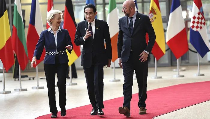 » 15. 欧盟撤销福岛食品进口限制参加完北约维尔纽斯峰会后，日本首相岸田文雄转飞布鲁塞尔会见欧盟领导人