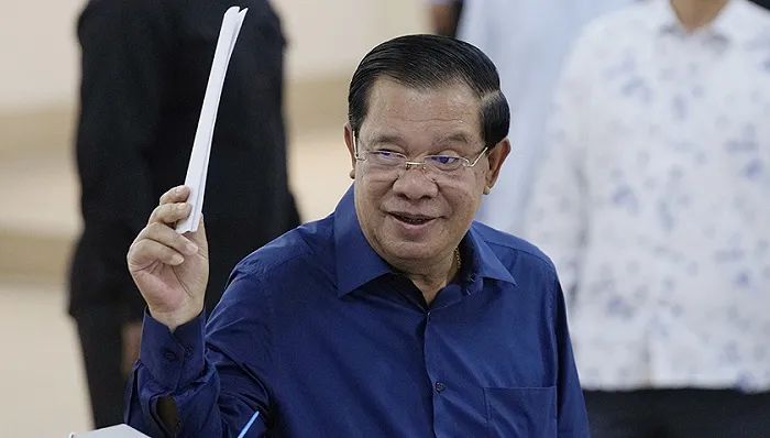 » 1. 柬埔寨大选结果已定，洪森选前表示将让儿子接班首相7月23日，柬埔寨举行第七届国民议会（下议院）选举，数百万选民对125个席位进行投票