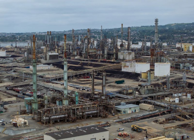 » 2、特朗普宣布将建美国50年来首座新炼油厂 投资3000亿美元当地时间3月10日，美国总统特朗普宣布，计划在得克萨斯州布朗斯维尔建设一座新的石油炼油厂