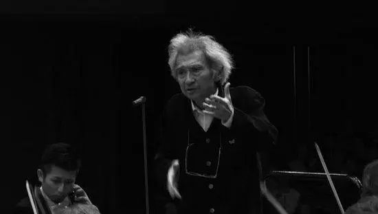 » 9、88岁小泽征尔去世据日本媒体2月9日报道，日本指挥家小泽征尔于本月6日在家中去世，终年88岁