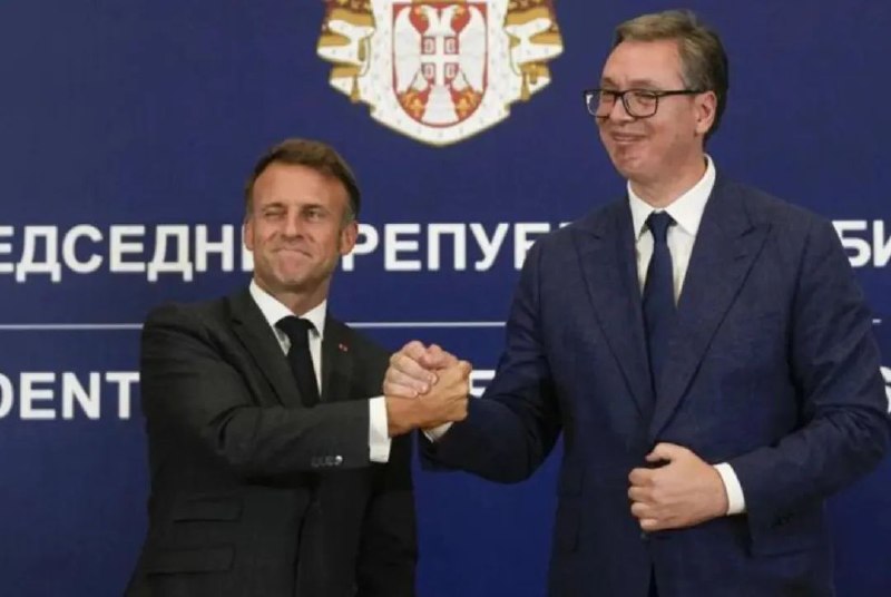 » 13、塞尔维亚购买12架法国阵风战斗机据塞尔维亚广播电视台8月29日报道，当天在法国总统马克龙访问期间，塞尔维亚和法国签署了11项多领域合作协议，其中包括敲定了价值27亿欧元的法国“阵风”多用途战斗机采购合同