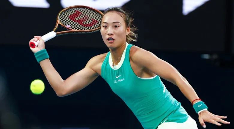 » 11、湖北省政府祝贺郑钦文拿下澳网亚军1月27日，澳大利亚网球公开赛决赛上，中国选手郑钦文0∶2不敌赛会卫冕冠军、世界排名第2的萨巴伦卡，摘得澳网亚军