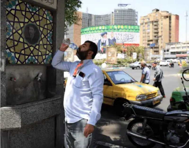 » 6、 伊朗总统：德黑兰缺水 必须迁都伊朗总统佩泽希齐扬当地时间周四（10月2日）表示，由于城市规模过度扩张、缺水危机加剧以及地面沉降威胁日益严重，伊朗别无选择，只能将首都从德黑兰迁至该国南部